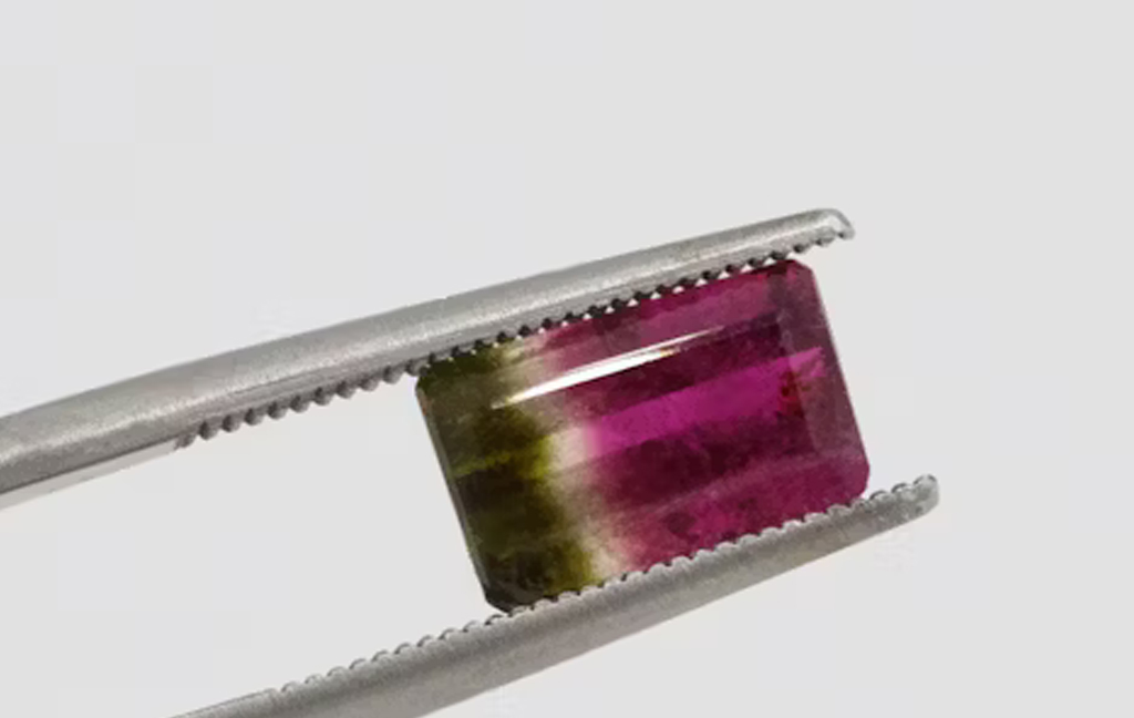 Gemstone Identification by GTLM Lab